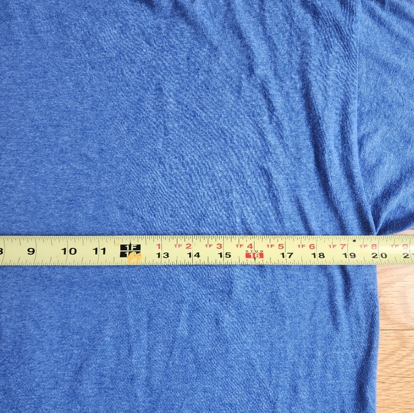 Disney Toy Story 4 way to Play Blue Buzz to Rescue Graphic T-Shirt Sz Medium - Picture 6 of 7